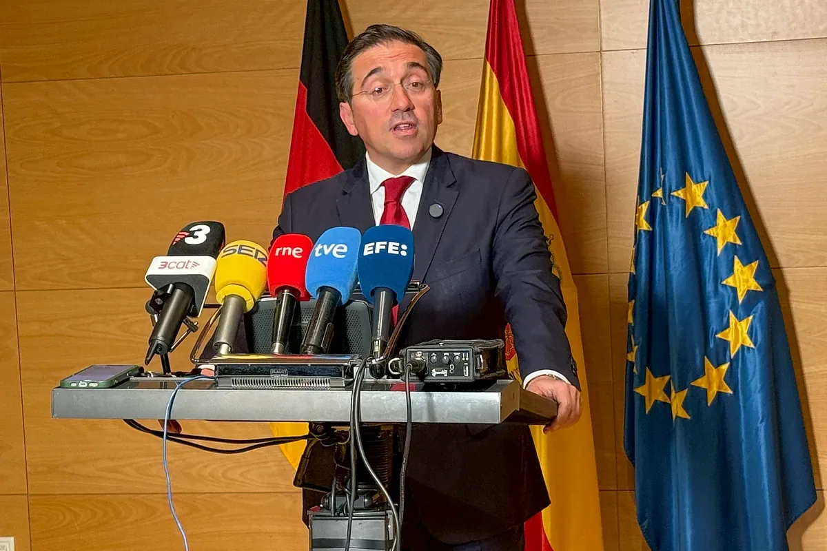 Albares rechaza la amenaza de expulsión española de la OTAN y defiende el compromiso en defensa