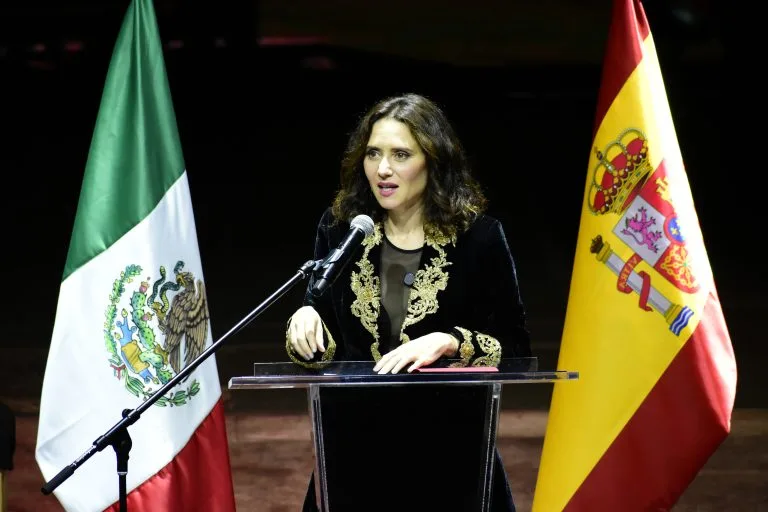 Ayuso termina antes su visita a México tras tensiones y rechazo por sus declaraciones