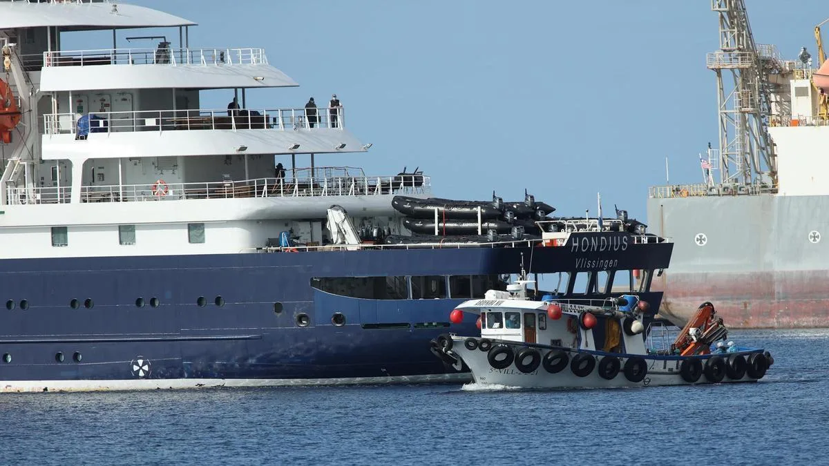Dos embarcaciones gallegas participaron en la evacuación del MV Hondius en Tenerife