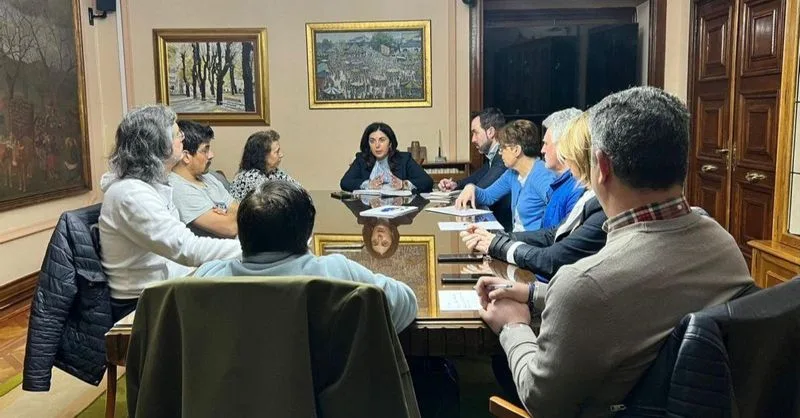Elena Candia prioriza el diálogo con sindicatos en su primer día como alcaldesa de Lugo