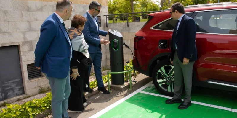 La Universidad de Salamanca inaugura la primera fase de su red de recarga para vehículos eléctricos