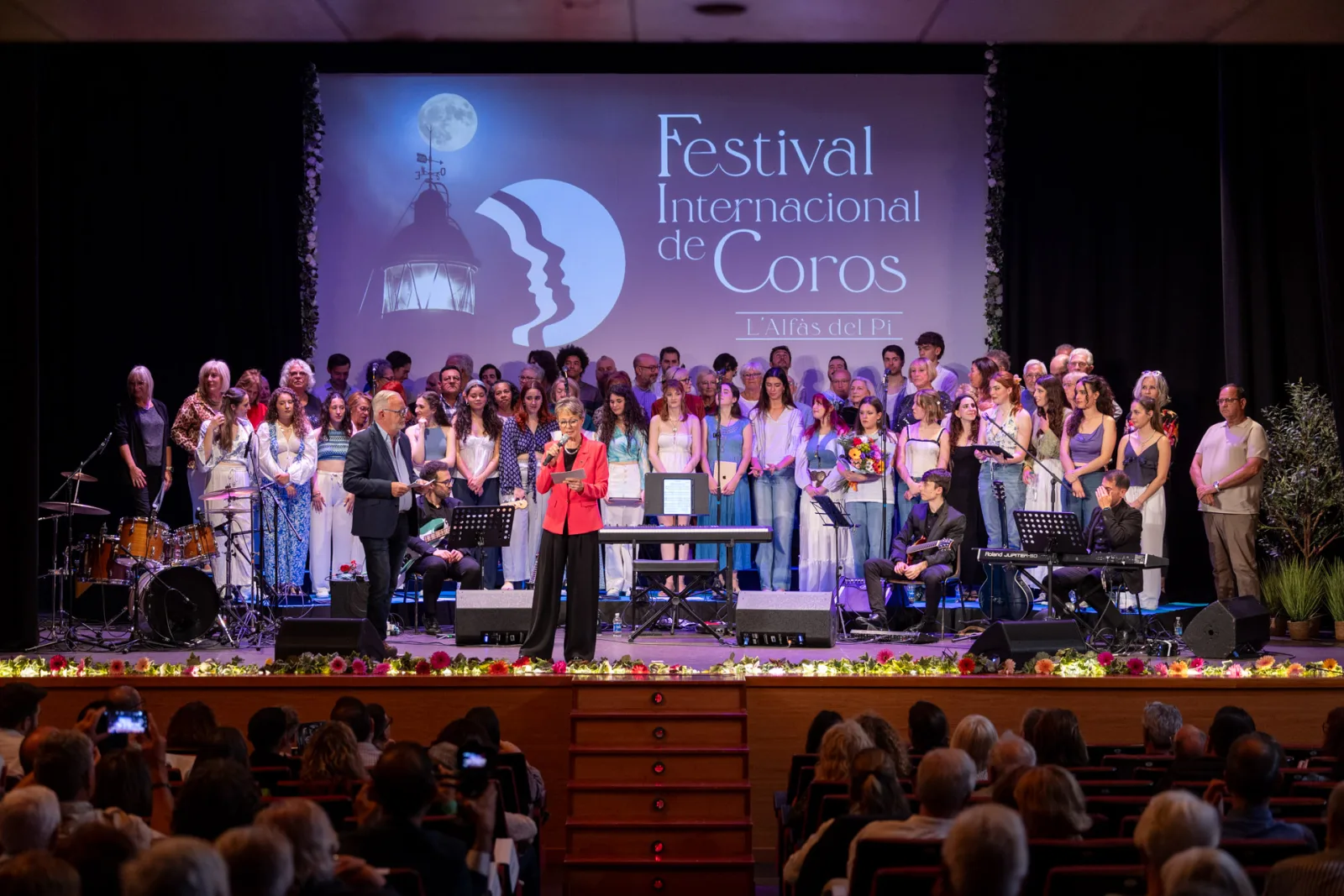 L’Alfàs del Pi cierra su XV Festival Internacional de Coros con homenaje al Día de Europa