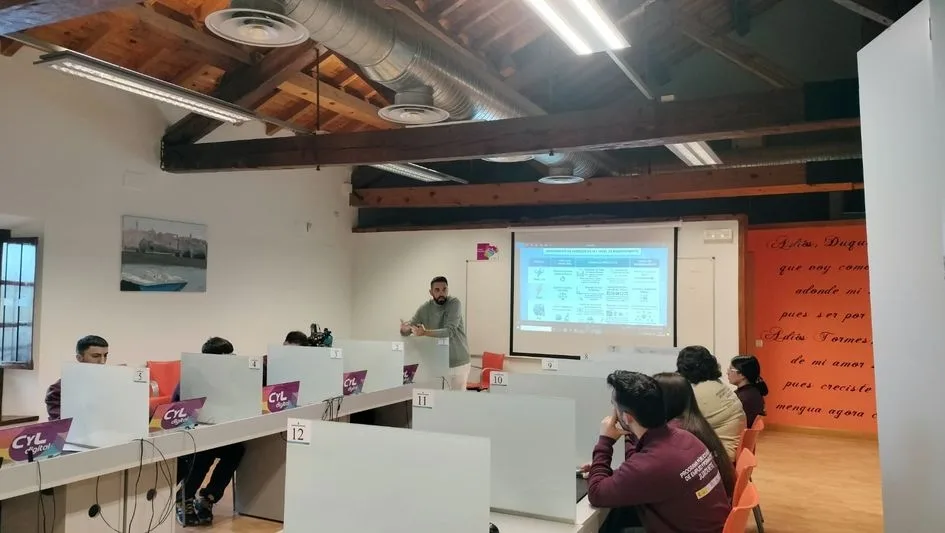 Abren inscripciones para curso gratuito sobre uso seguro y eficiente de teléfonos móviles