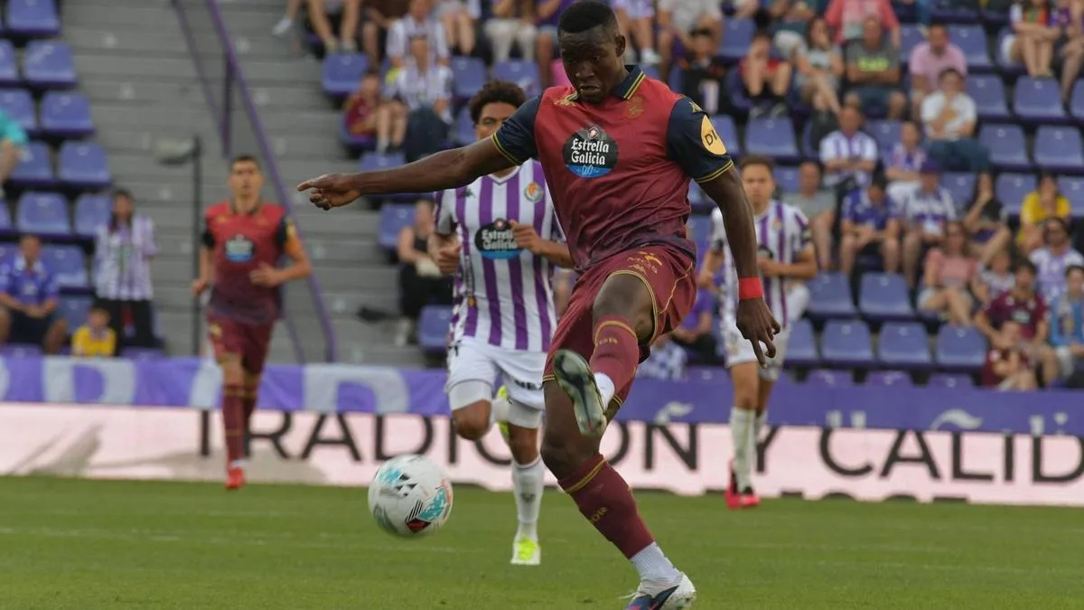 Bil Nsongo renueva con el Deportivo y se incorpora definitivamente al primer equipo