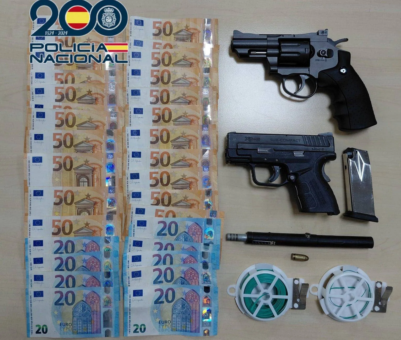 Desmantelan un punto de venta de droga en Valencia con armas prohibidas y detenidos