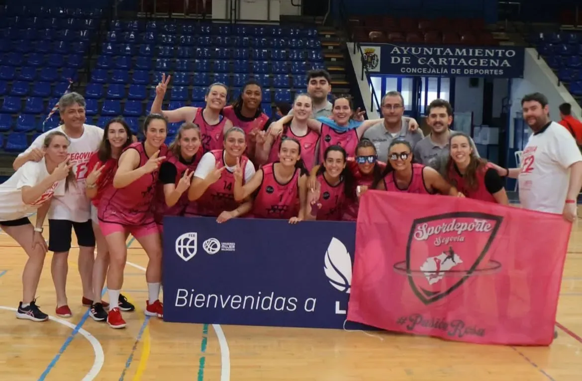 El Cochinillo Segoviano logra el ascenso a la Liga Femenina 2 tras vencer en Cartagena
