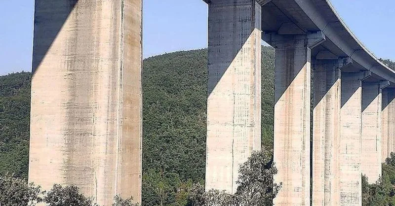 Empresarios de Valdeorras alertan por demoras en obras claves de la A-76