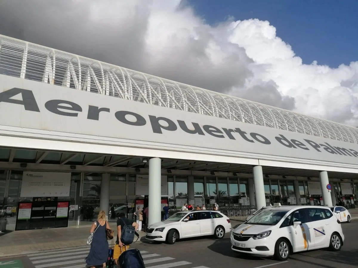 Fallos en el descuento de residente generan retrasos y caos en aeropuertos de Baleares