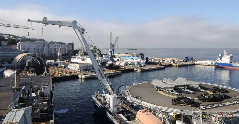 Gibraltar refuerza su importancia estratégica en visita de parlamentarios británicos en medio de crisis del Ministerio de Defensa