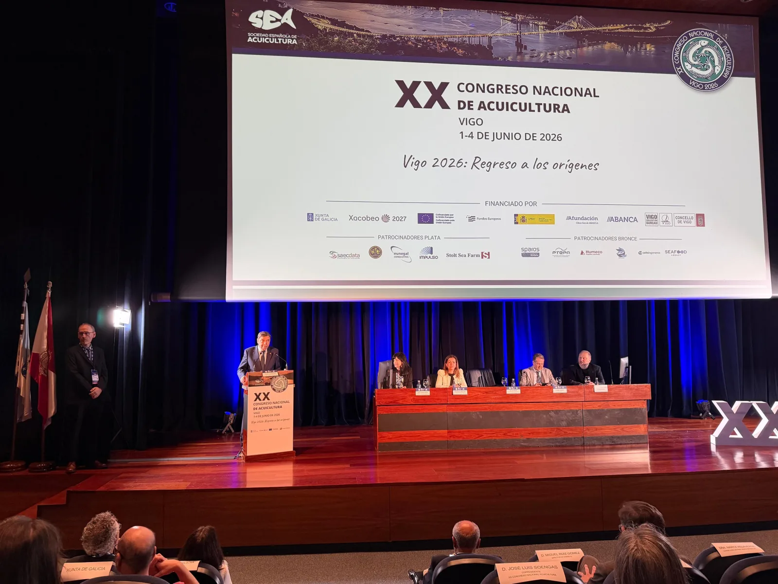 La acuicultura, clave para la seguridad alimentaria y la nutrición, según el ministro Planas