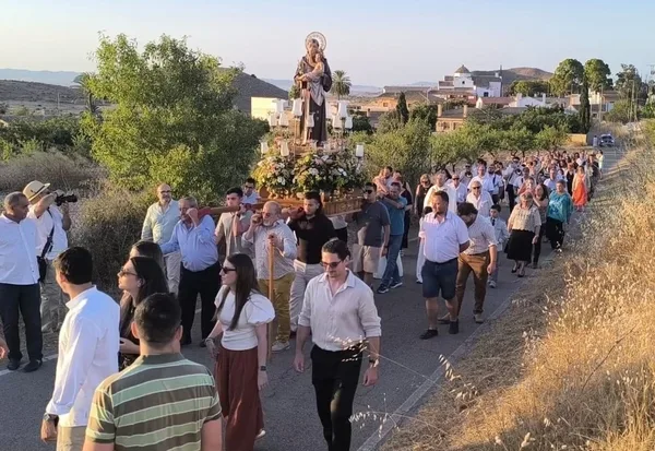 La zona oeste de Cartagena celebra la llegada del verano en Tallante