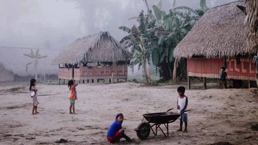 Lucía Alonso recibe el primer premio en Fnac Novos Talentos Portugal por su serie fotográfica en la Amazonia