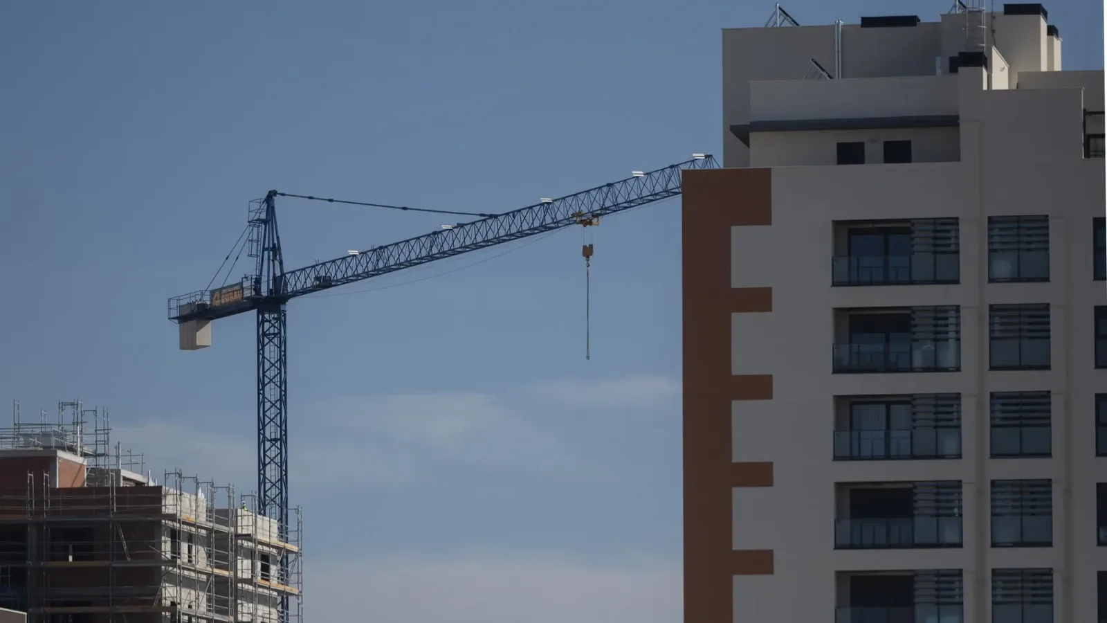 Más del 26% del precio de una vivienda nueva corresponde a impuestos y cargas públicas
