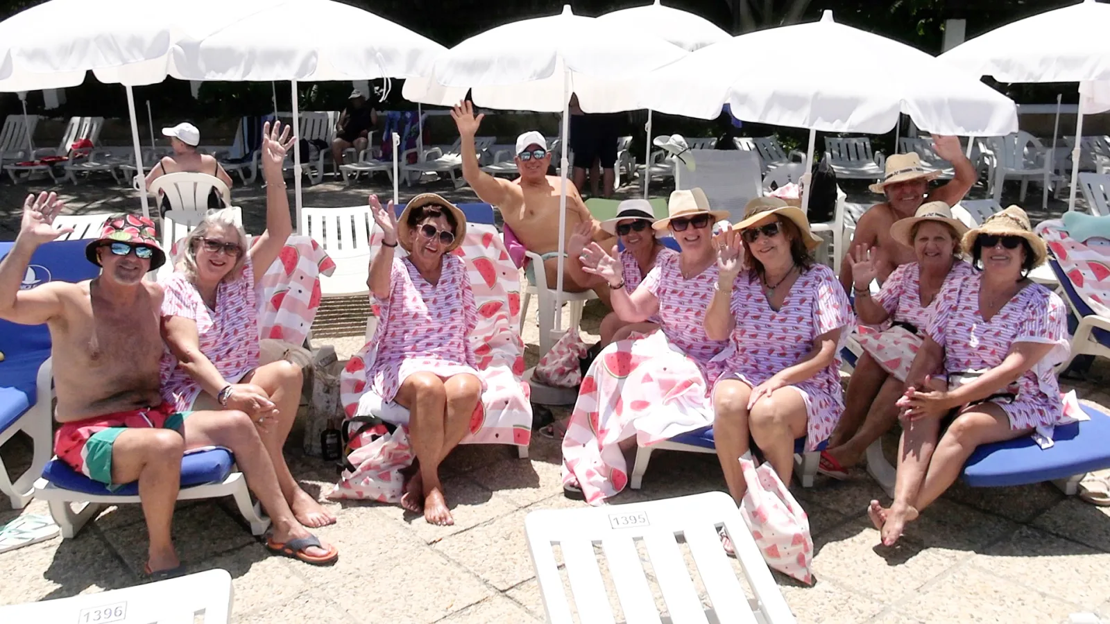 Mayores de Ceuta disfrutan un día de sol y actividades en el Parque Marítimo del Mediterráneo