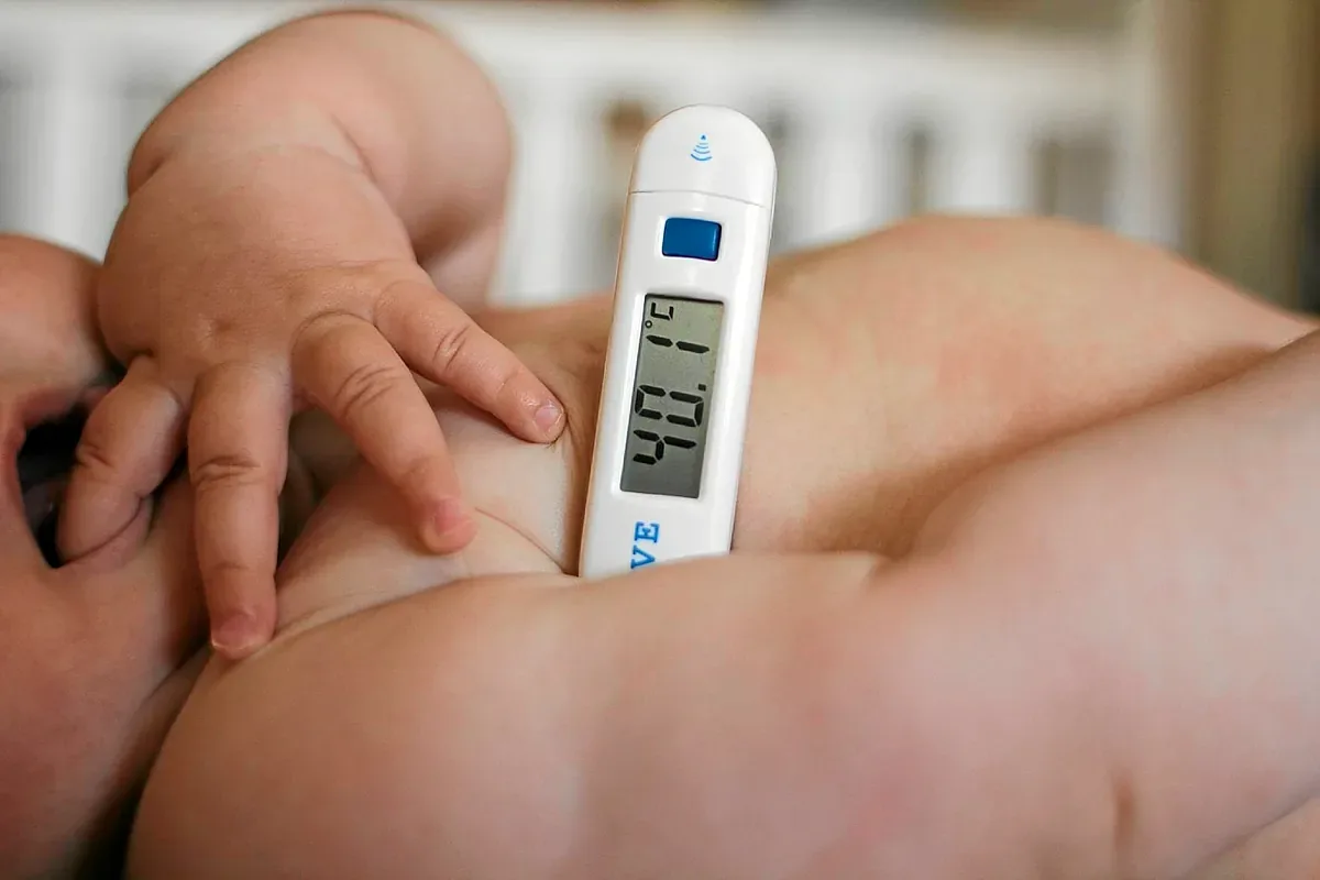 MIT desarrolla una píldora con microchip para medir la temperatura corporal en tiempo real desde el estómago