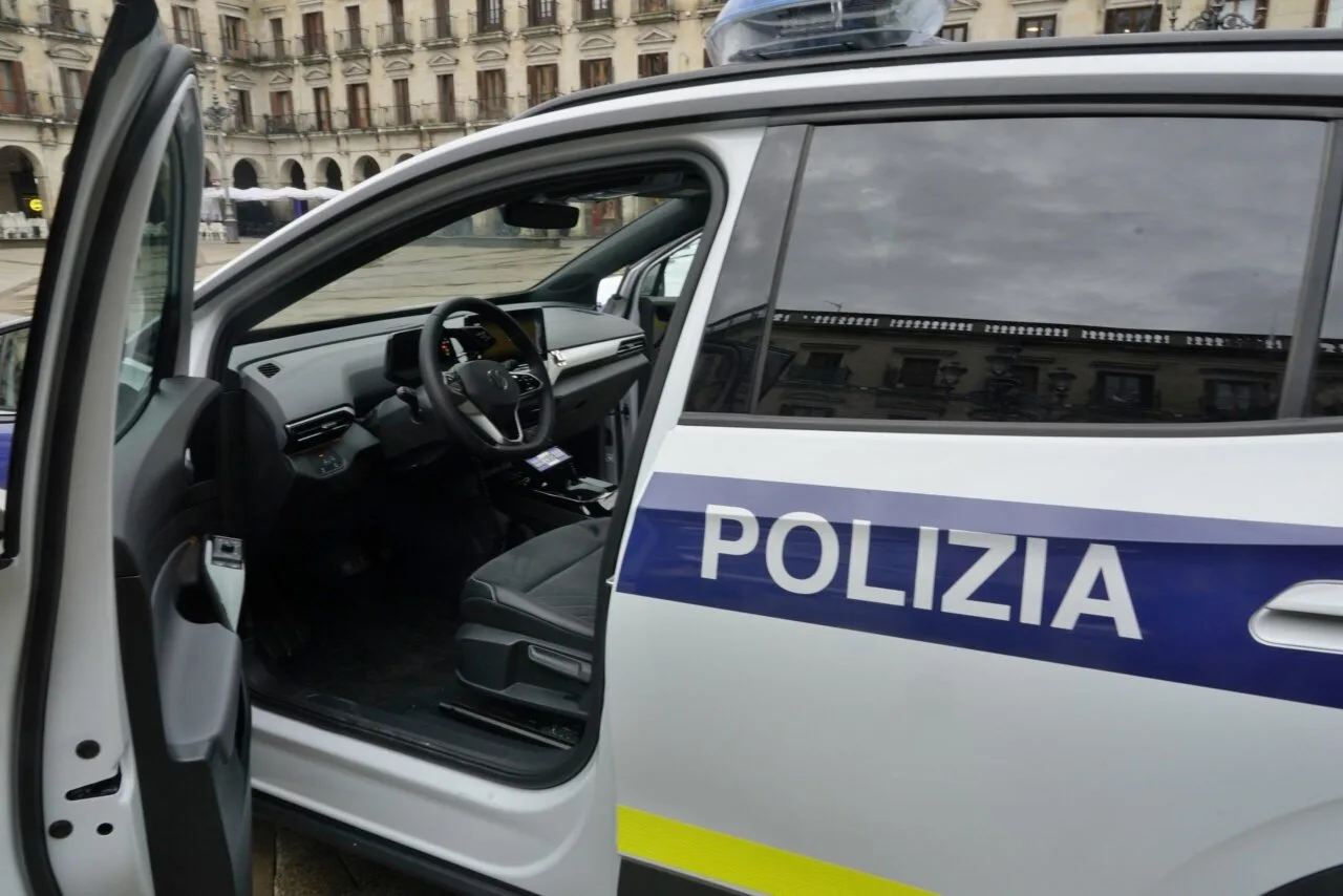 Nuevos coches eléctricos blindados para la Policía Local de Palencia con menor potencia y más coste