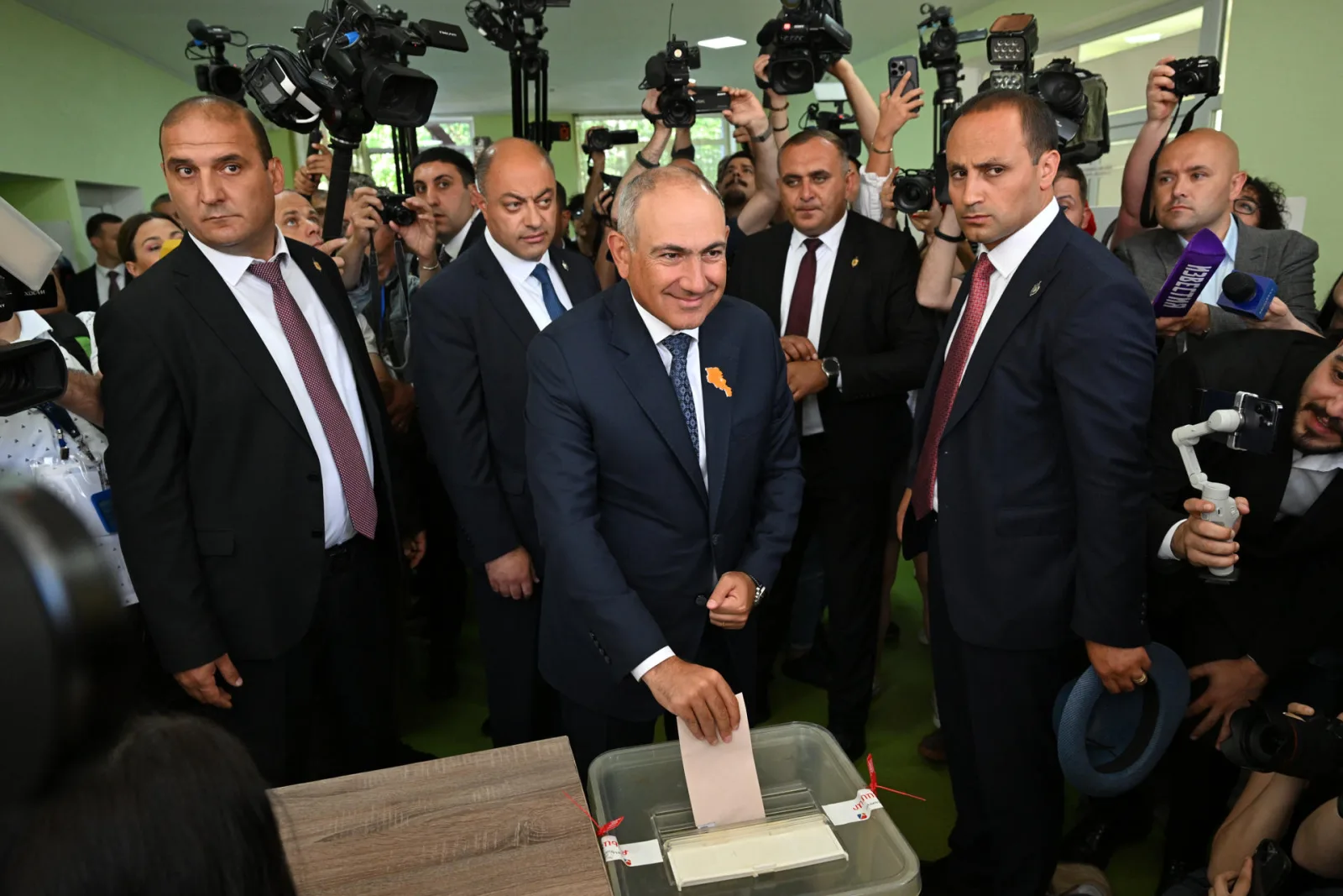Pashinián anuncia avance hacia un tratado de paz definitivo con Azerbaiyán tras elecciones