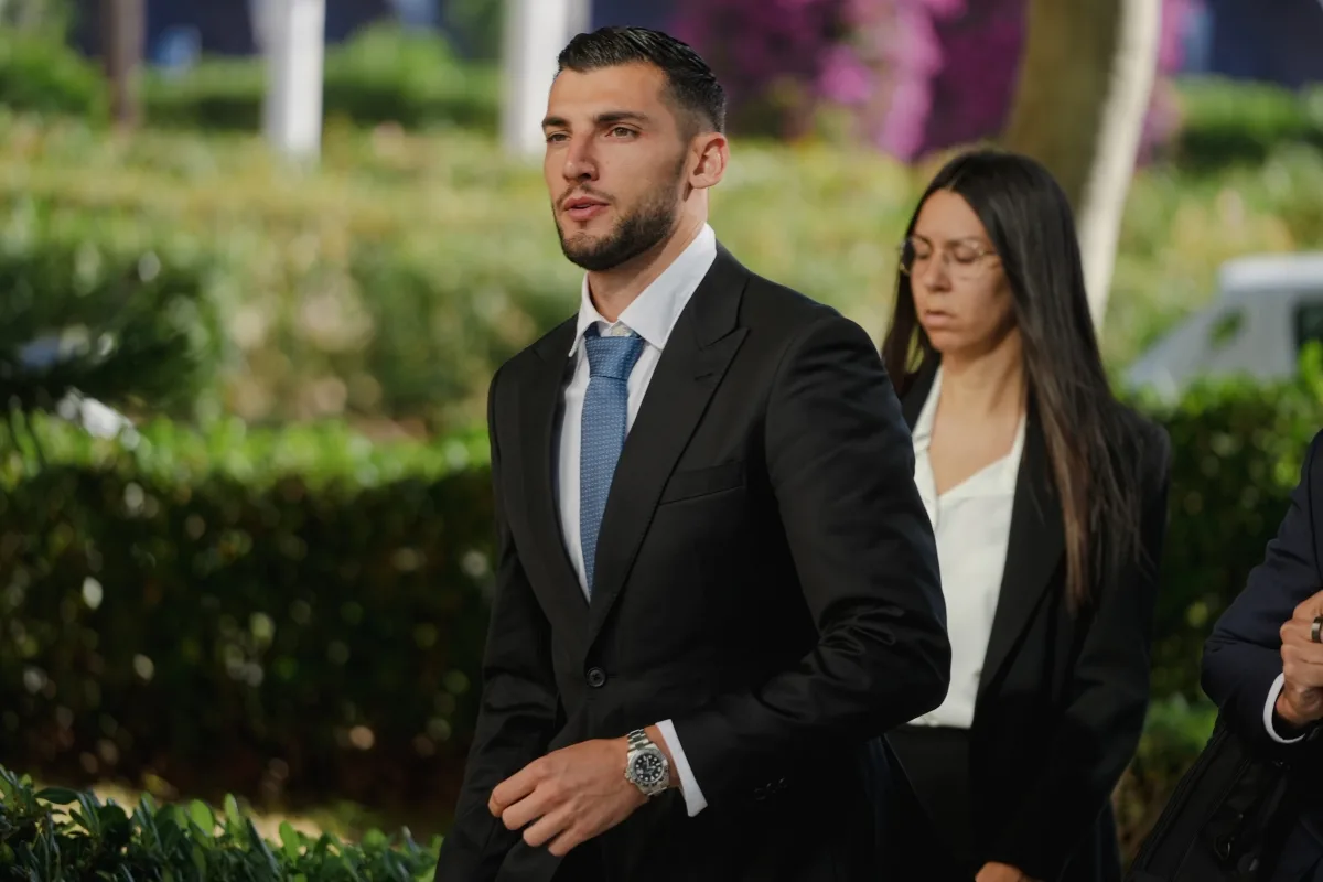 Rafa Mir presenta recurso contra su condena y confía en seguir jugando al fútbol profesional