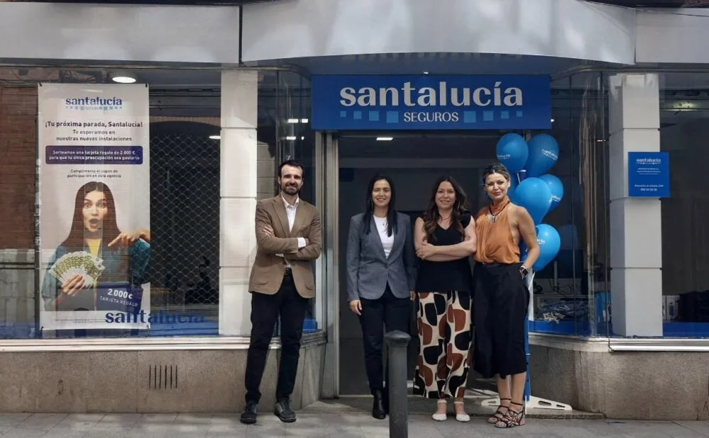 SANTALUCÍA refuerza su presencia en Castilla y León con nueva agencia en Astorga