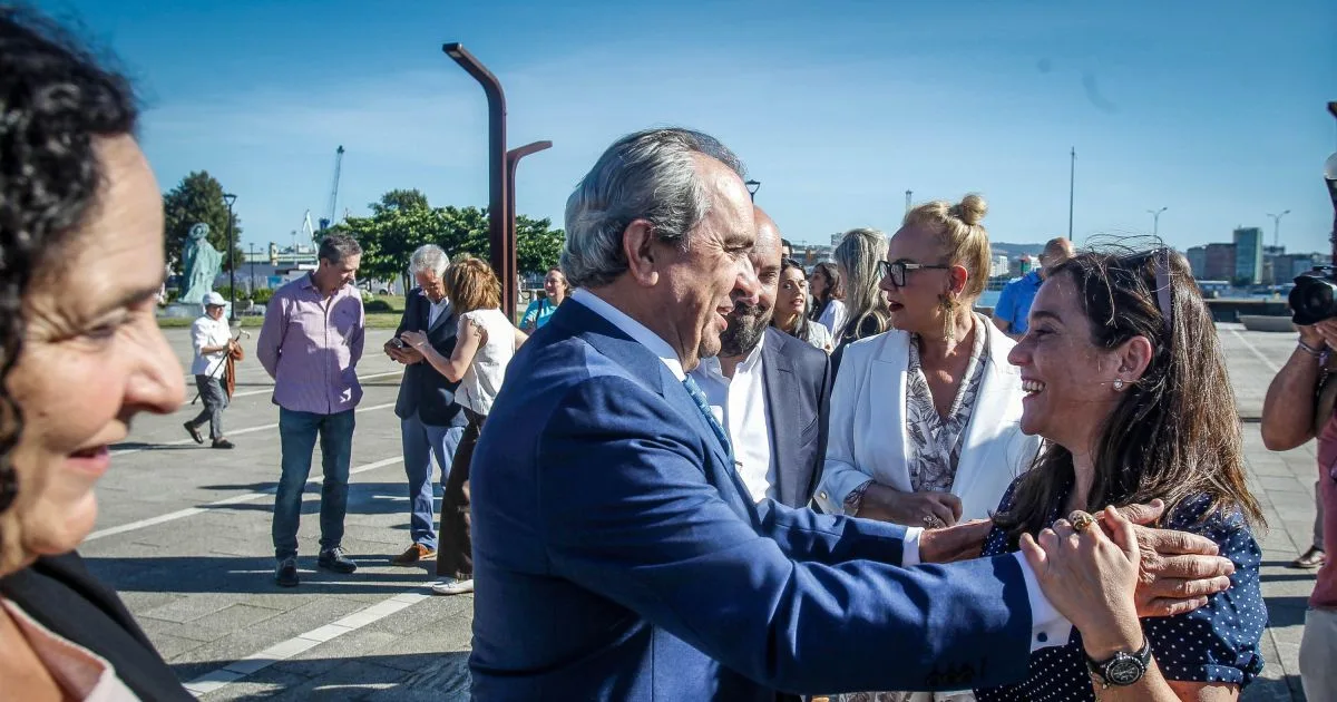 Tranvías presenta su nueva imagen y actualizará progresivamente sus autobuses en A Coruña