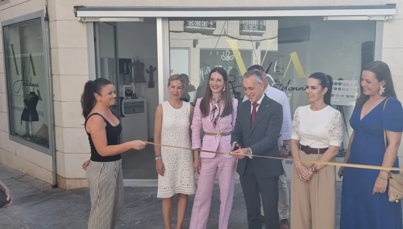 Victoria Aragón inaugura en Puertollano Archidonna, tienda-taller de joyería artesanal