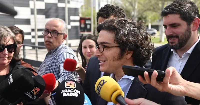 Vox propone eliminar el voto por correo para españoles en el extranjero y suspender la Ley de Nietos