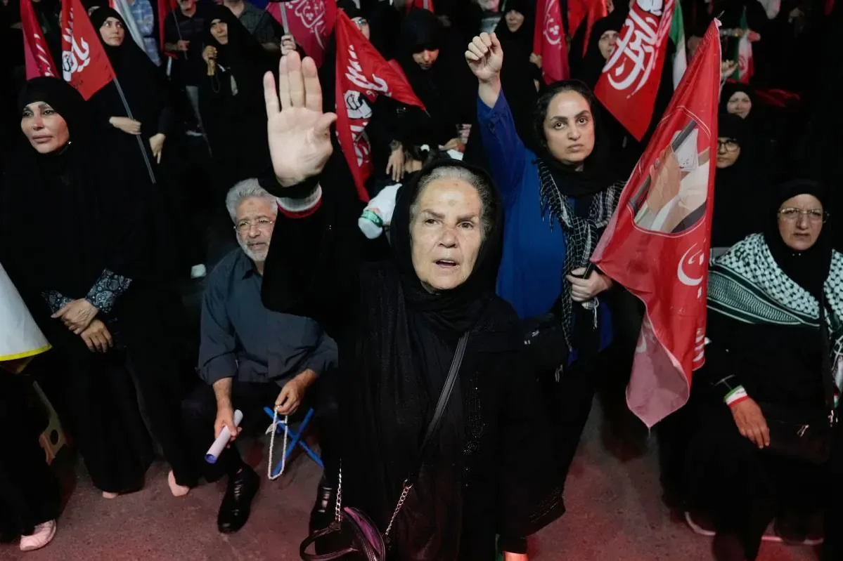 Irán mantiene cerrado el estrecho de Ormuz mientras crecen tensiones con Estados Unidos