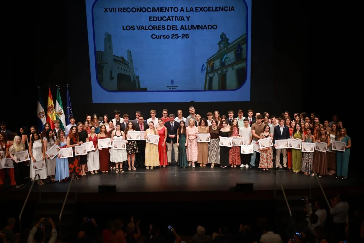 Jerez reconoce a los estudiantes con mejor rendimiento en una gala de excelencia educativa