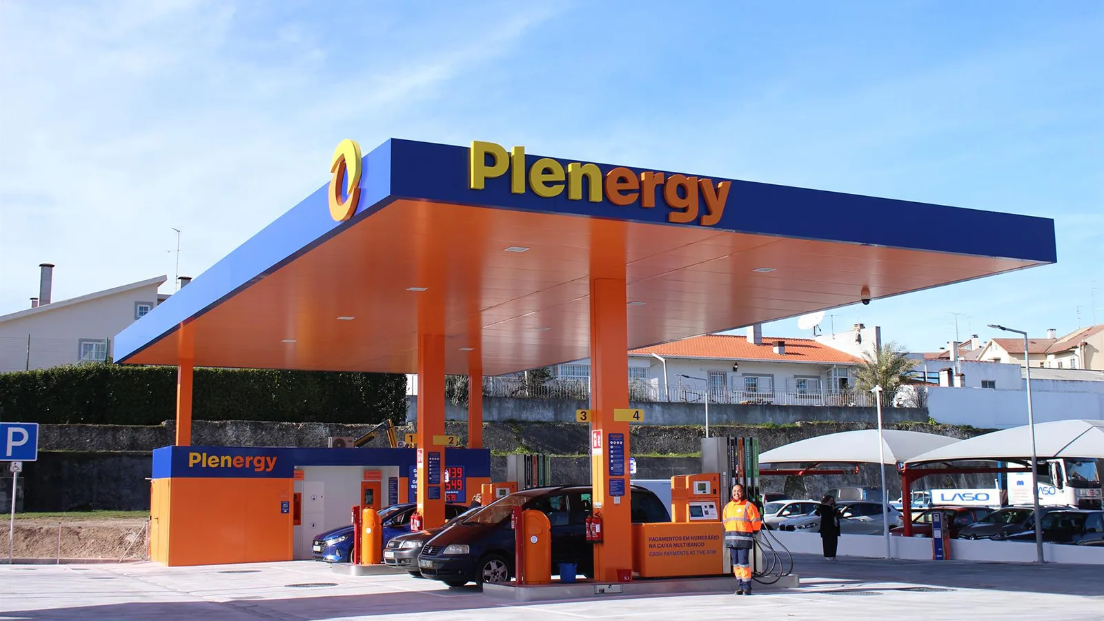 La mayoría de conductores en Andalucía prefieren repostar en gasolineras de bajo precio