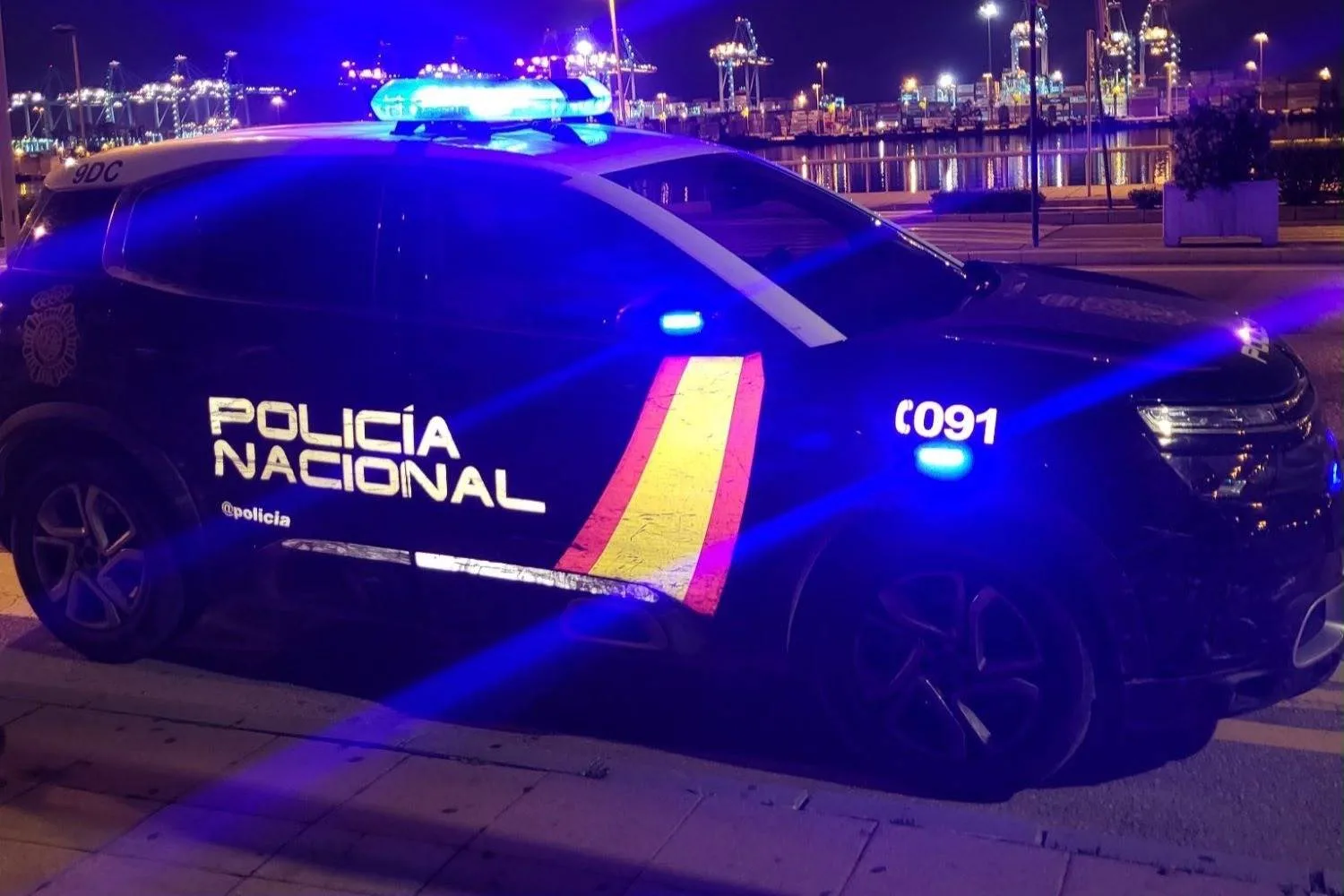 La rápida actuación policial salva a un hombre tras intento autolítico en Villa de Vallecas