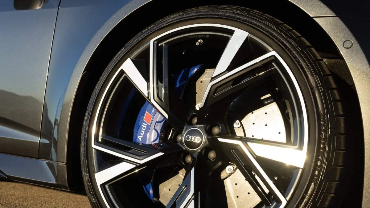 Las marcas de autos ofrecen seguro gratuito para neumáticos tras el cambio