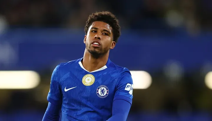 Manchester United completa el fichaje de Andrey Santos desde Chelsea por 48 millones de libras